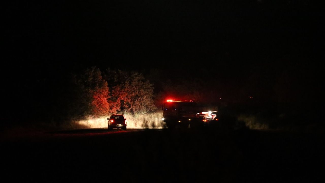 Çanakkale'de Tarım Arazisinde Çıkan Yangın Kontrol Altına Alındı