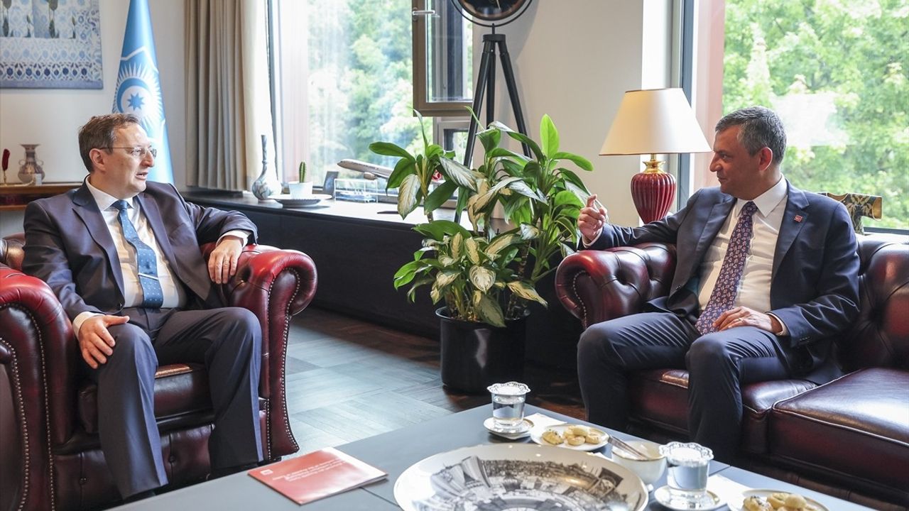 CHP Genel Başkanı Özgür Özel, Berlin Büyükelçisi Gökhan Turan'ı Ziyaret Etti