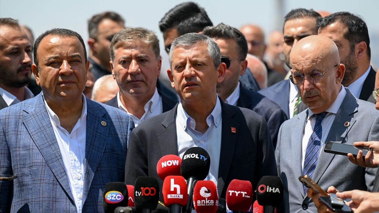 CHP Genel Başkanı Özgür Özel'den YKS'ye Girecek Öğrencilere Destek Mesajı