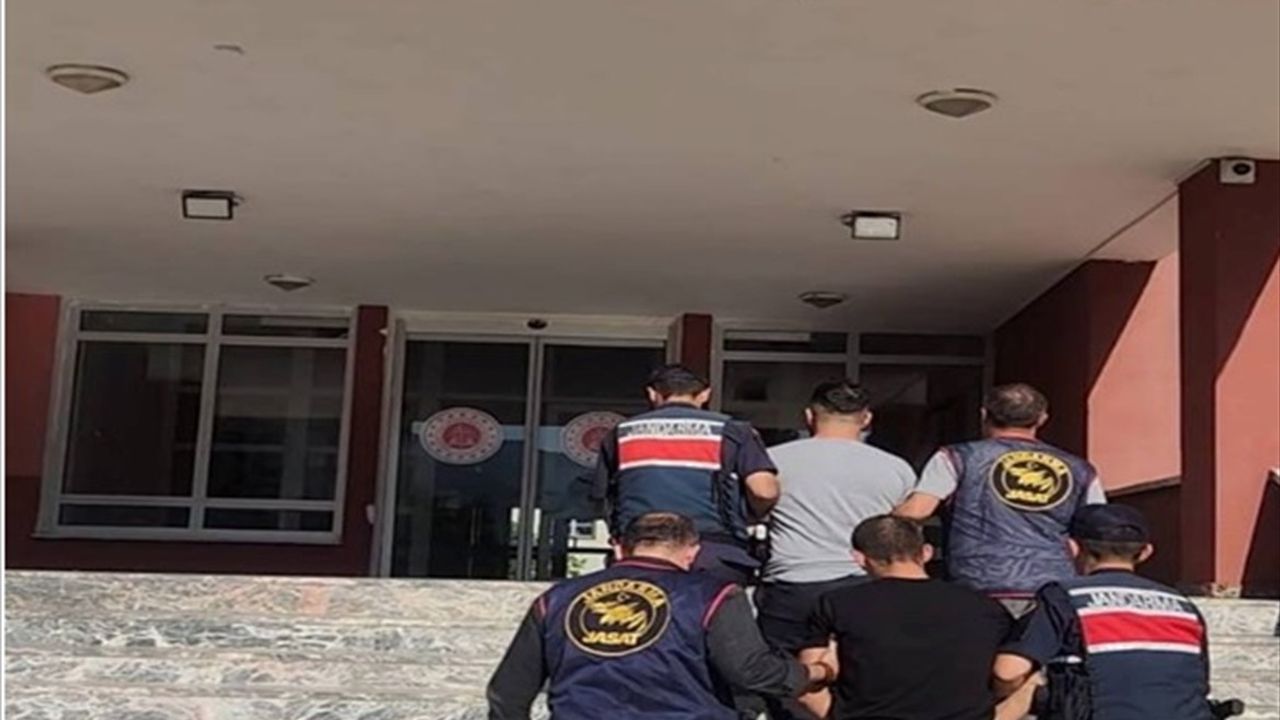 Çorum'da Ev Hırsızlığı İddiasıyla İki Şüpheli Tutuklandı