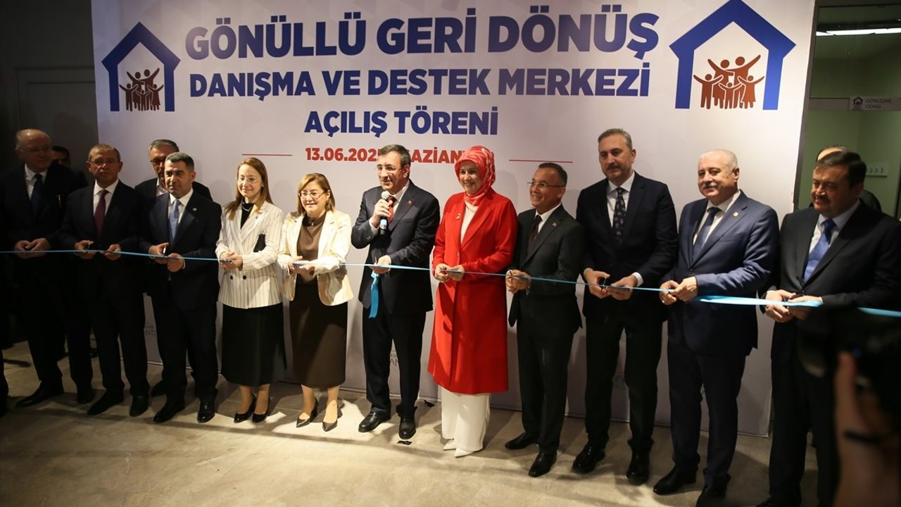Cumhurbaşkanı Yardımcısı Yılmaz, Gaziantep'te Gönüllü Geri Dönüş Merkezini Tanıttı