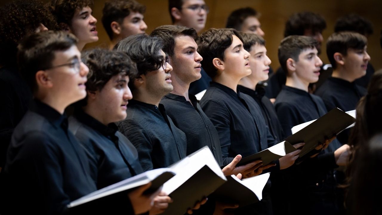 Devlet Çoksesli Korolarından Duygu Dolu Sezon Finali Konseri