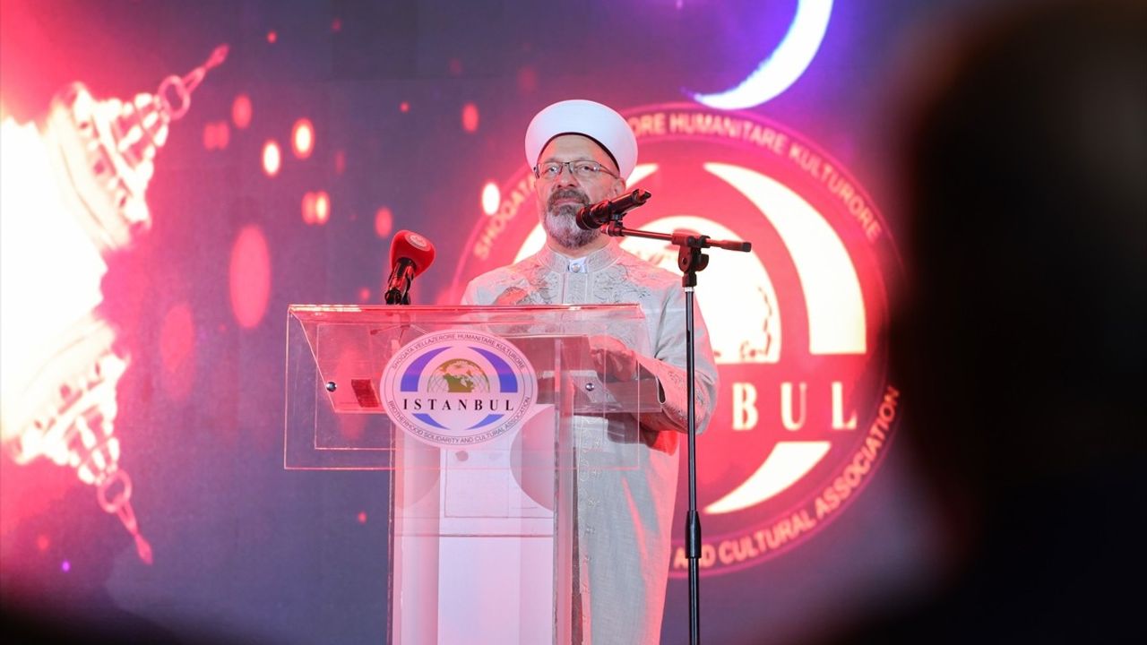 Diyanet İşleri Başkanı Erbaş, Arnavutluk'ta Mezuniyet Törenine Katıldı