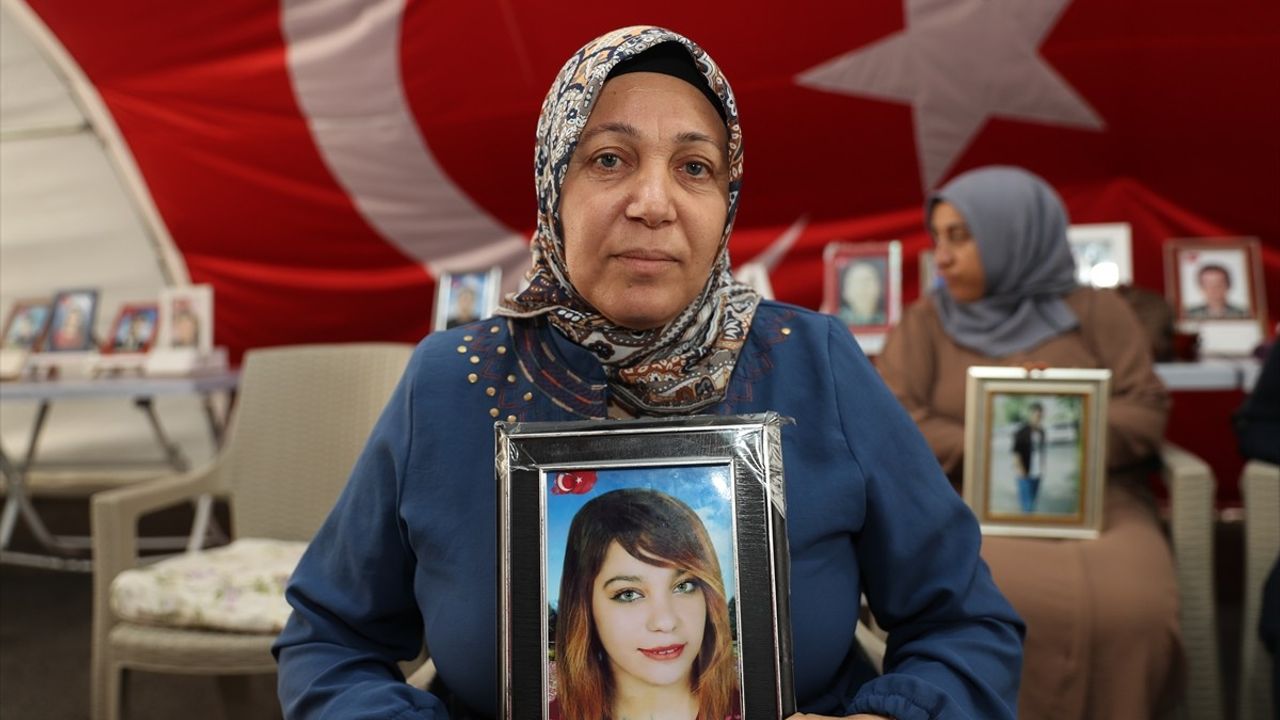 Diyarbakır Anneleri Evlatlarına Kavuşmak İçin Mücadele Ediyor