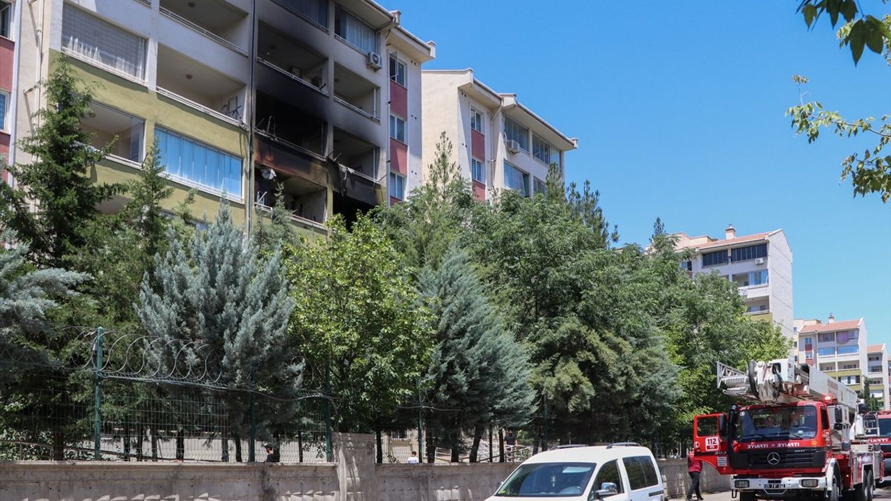 Diyarbakır'da Yangın: 3 Kişi Dumandan Etkilendi