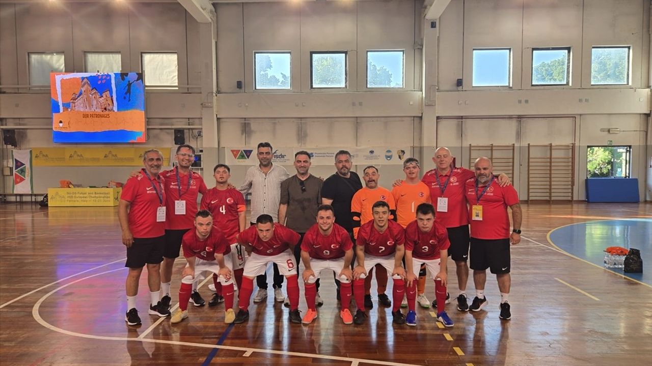 Down Sendromlular Futsal Milli Takımı Avrupa Şampiyonası'nda Finale Yükseldi