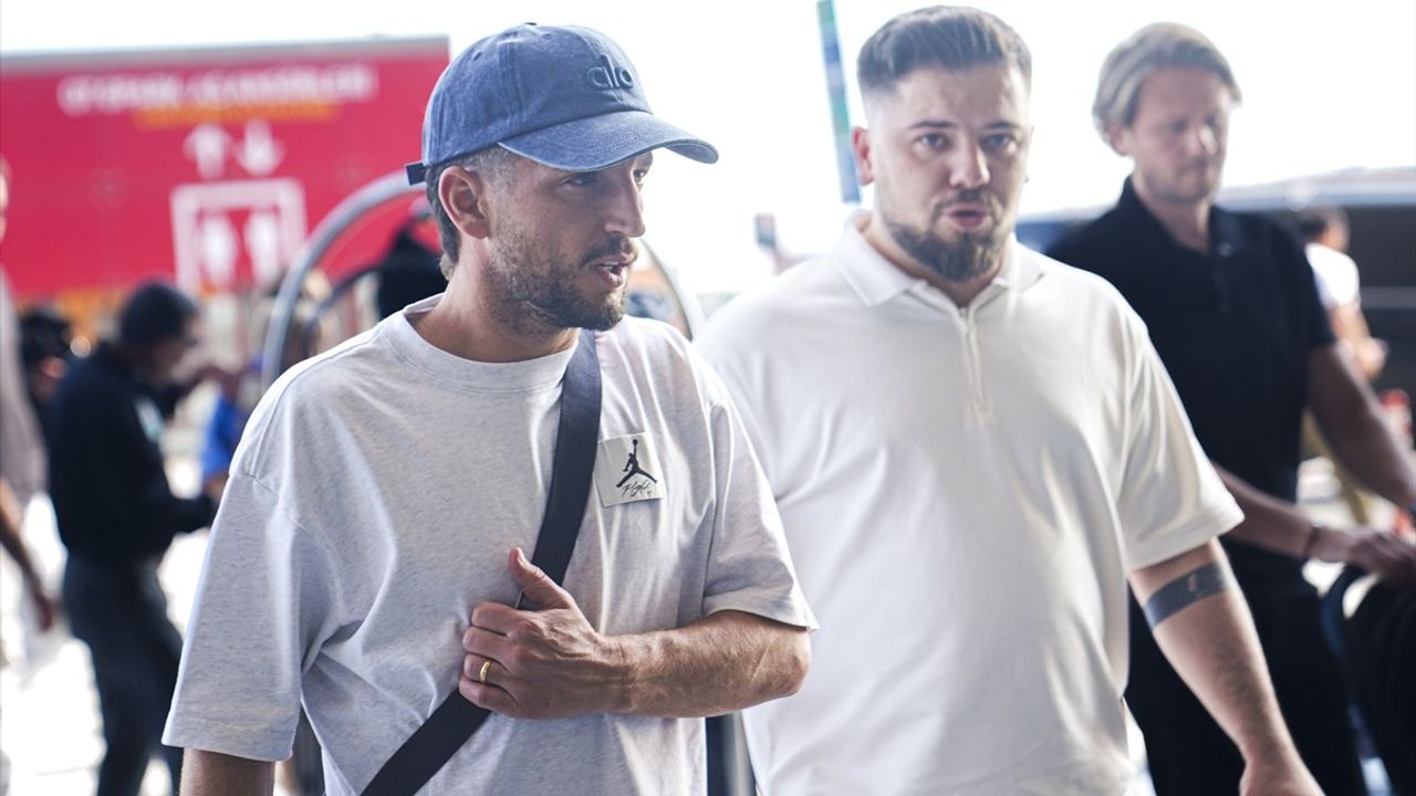 Dries Mertens, Galatasaray'dan Ayrılarak Belçika'ya Dönüyor