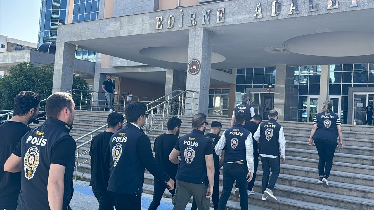 Edirne'de İş Bulma Vaadiyle Dolandırıcılık Yapan 10 Şüpheli Yakalandı