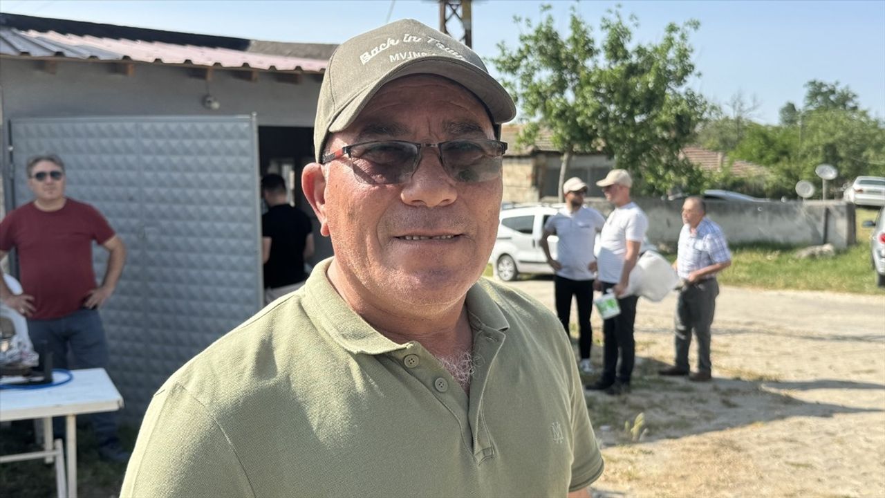 Edirne'nin Yağcılı Köyü'nde Kurban Eti İkramı Geleneği Sürdürülüyor