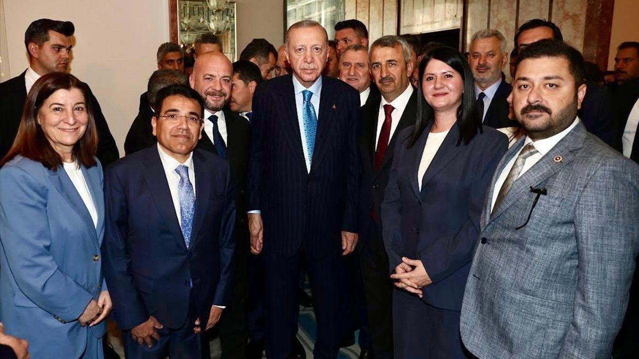 Edirne Valisi Sezer, Cumhurbaşkanı Erdoğan'ı Kırkpınar Yağlı Güreşleri'ne Davet Etti