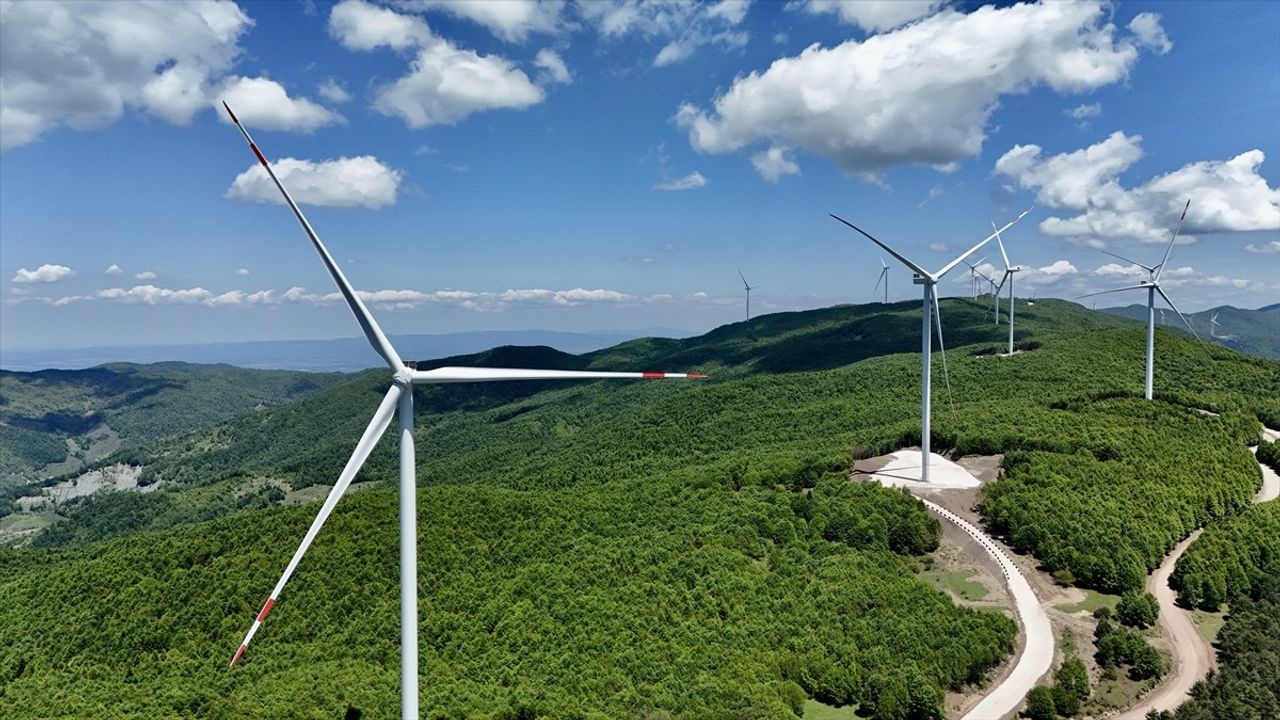 Eksim Enerji, Rüzgardan 790 Bin Hanenin Elektrik İhtiyacını Karşılıyor