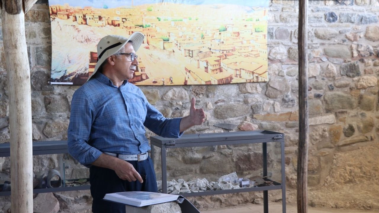 Elazığ'da Bilim Kafe Etkinliği: Harput'un UNESCO Yolculuğu ve İç Kale Kazıları