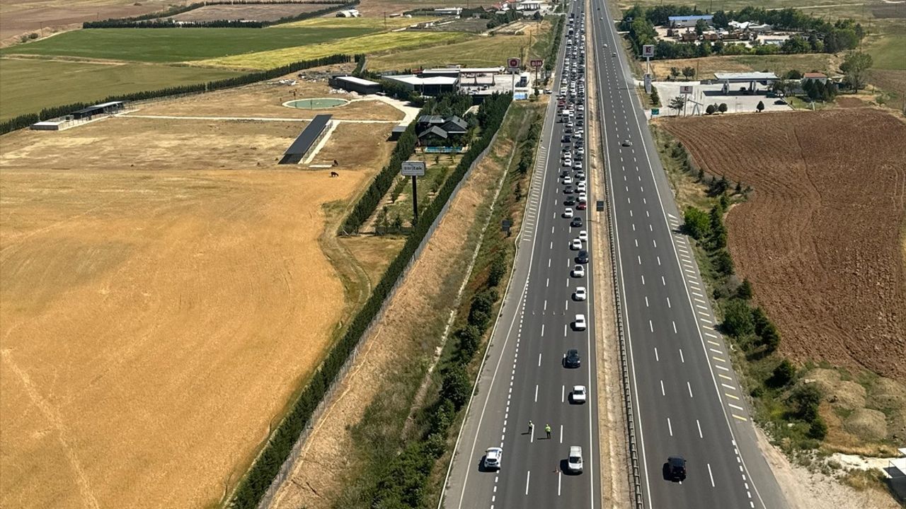 Emniyet ve Jandarmadan Bayram Öncesi Havadan Trafik Denetimi