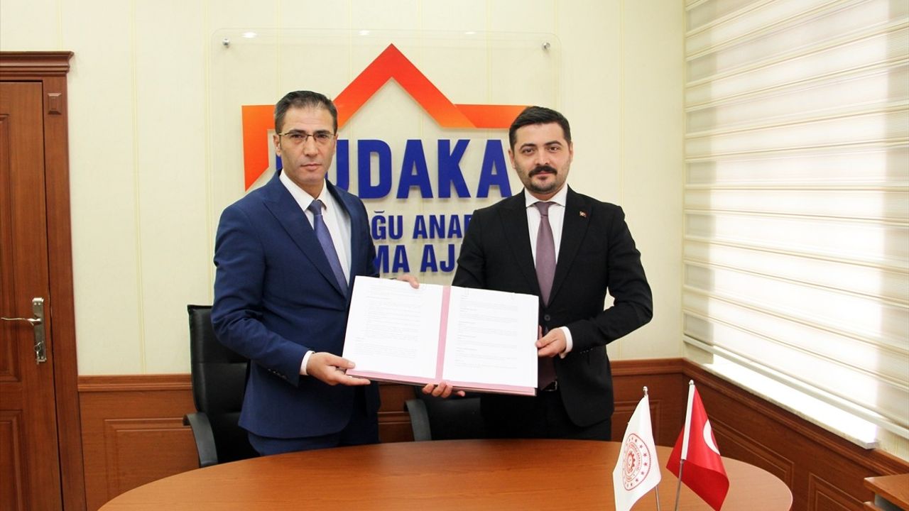 Erzincan, Bayburt ve Erzurum'da Gazetecilere Yapay Zeka Uygulamaları Eğitimi Verilecek