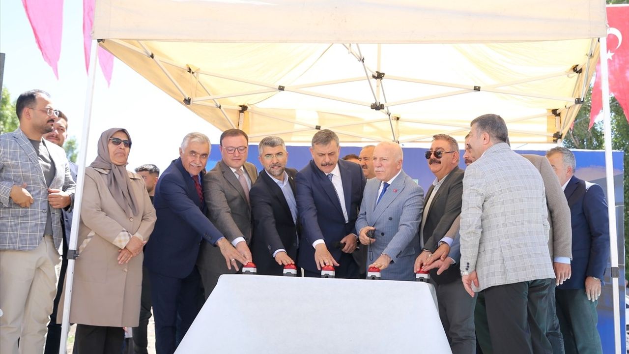 Erzurum'da Kentsel Dönüşüm Projesi İçin Temel Atma Töreni Düzenlendi