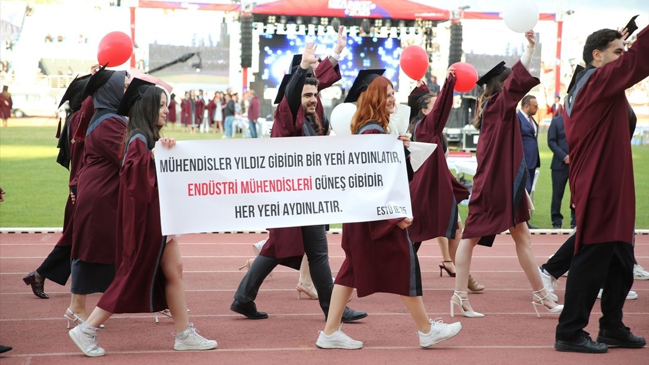 Eskişehir Teknik Üniversitesi 2024-2025 Mezuniyet Töreni Gerçekleştirildi