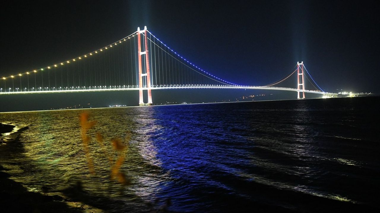 Fenerbahçe Beko'nun Bayrakları 1915 Çanakkale ve Osmangazi Köprüsü'nde Dalgalandı