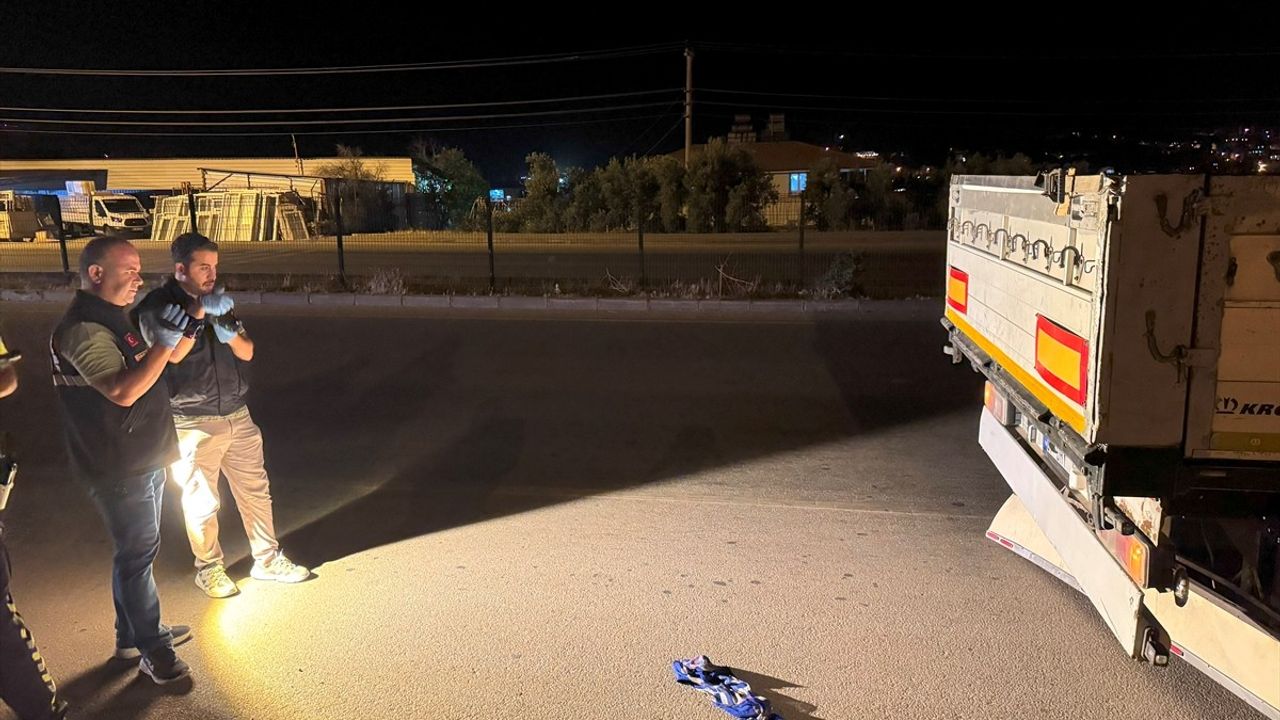 Fethiye'de Motosiklet ve Tır Çarpıştı: 1 Ölü