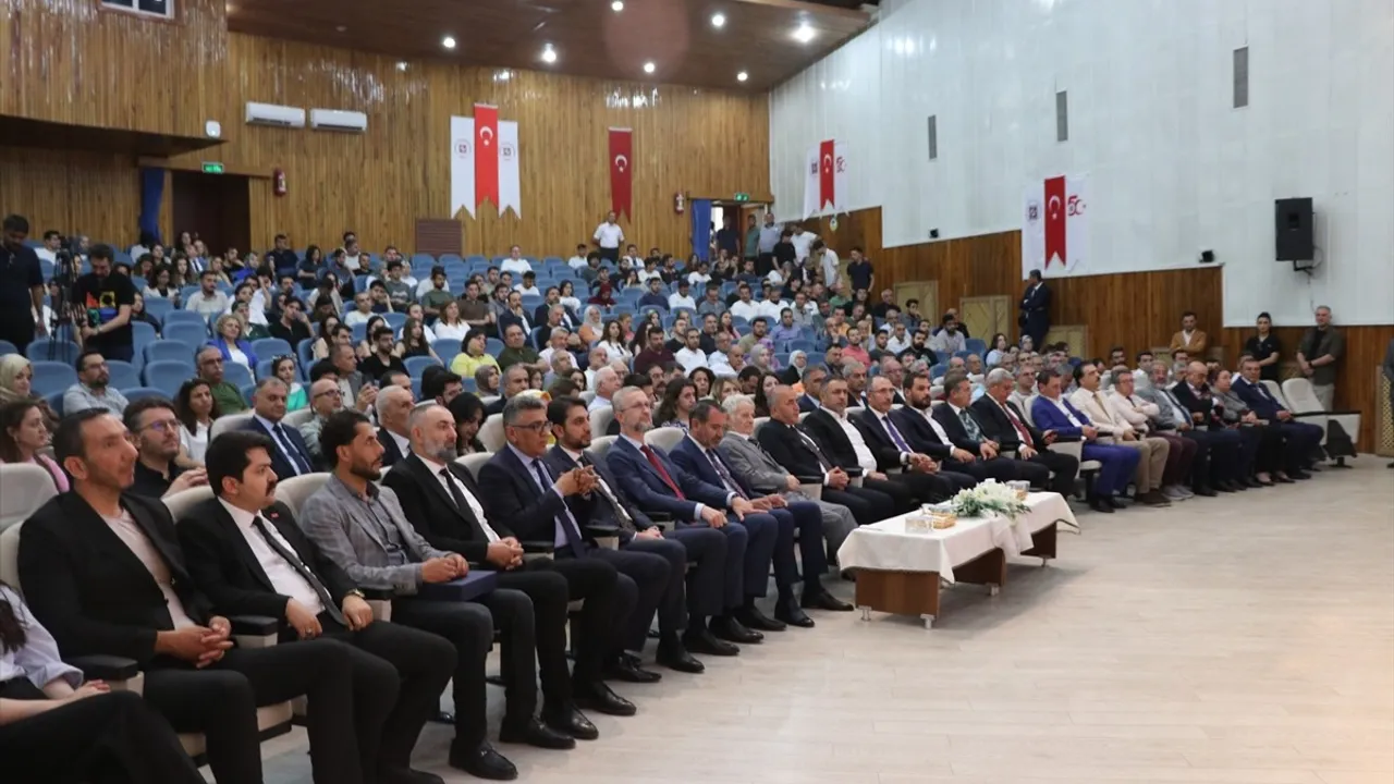 Fırat Üniversitesinden Kırım Tatar Lideri Kırımoğlu'na Fahri Doktora Unvanı