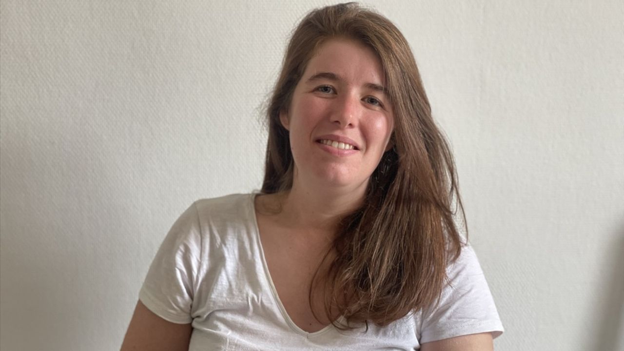 Fransa'da Dış Mekanlarda Sigara İçme Yasağı Yürürlüğe Girdi