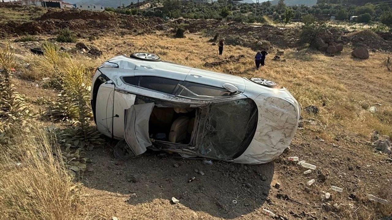 Gaziantep İslahiye'de İki Otomobil Çarpıştı: 5 Yaralı