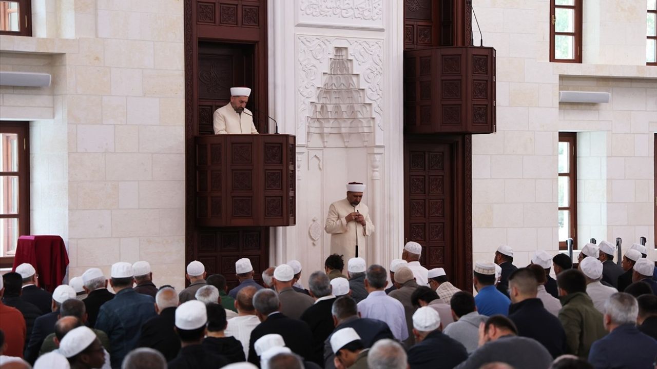 Gaziantep ve Çevre İllerde Kurban Bayramı Namazı Heyecanı