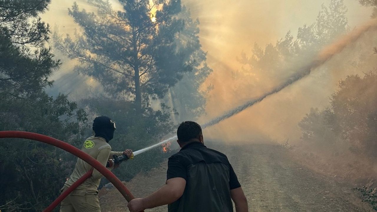 Gazipaşa'da Orman Yangınına Müdahale Ediliyor