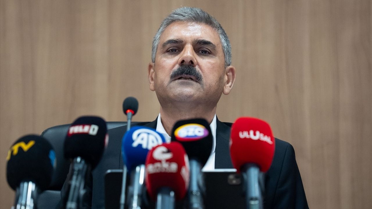 Genel-İş Sendikası Başkanı Çalışkan'dan İzmir Büyükşehir Belediye Grevi Açıklaması