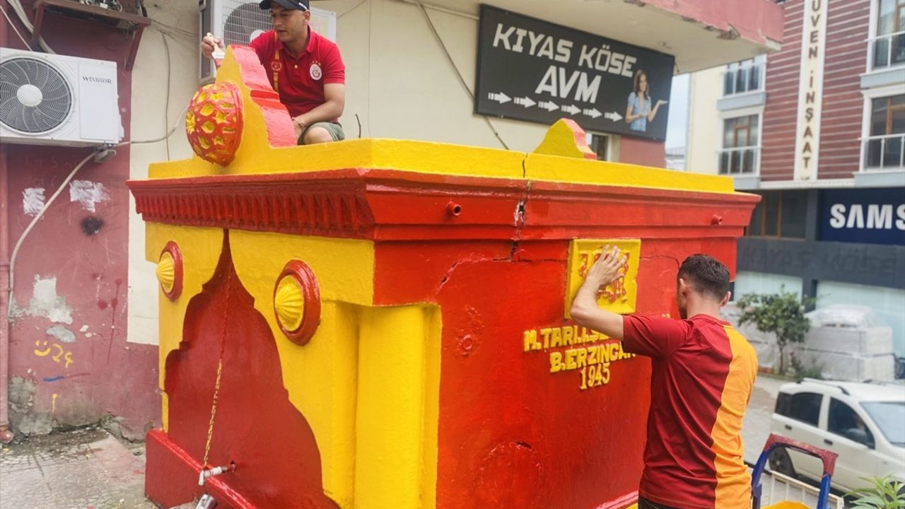 Gerze'deki Şampiyon Çeşme, Galatasaray'ın Renklerine Boyandı