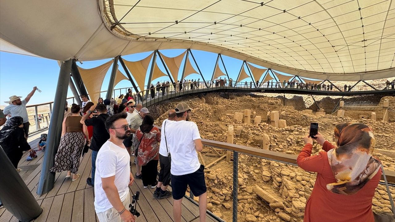 Göbeklitepe'de Ziyaretçi Yoğunluğu Yaşanıyor