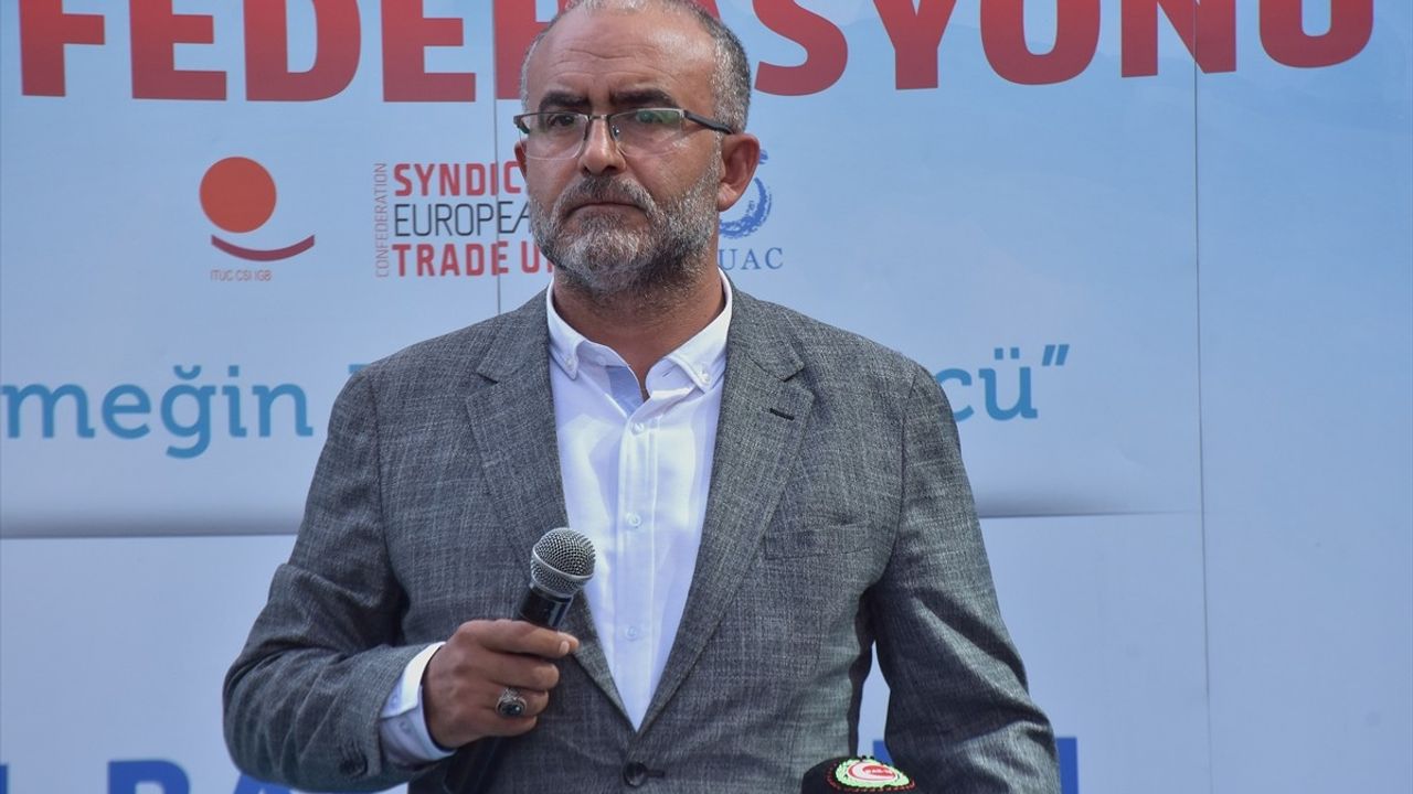 HAK-İŞ Genel Başkanı Arslan, Van'da İşten Çıkarılan Çalışanları Ziyaret Etti