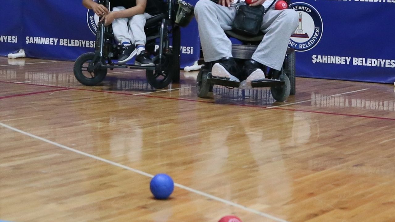 Hasan Hüseyin Bademoğlu, Engelli Bireylere Destek Olmak İçin Dernek Kurdu