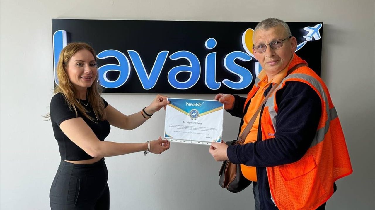 Havaist Personeli, Unutulan Çantayı Sahibine Ulaştırdı