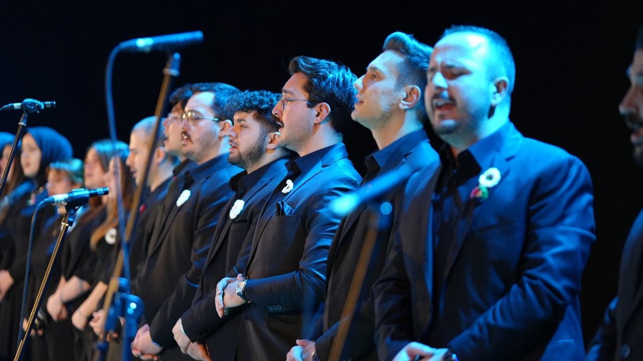 Hayal Meyal Grubu, Srebrenitsa Soykırımı'nın 30. Yılında 'Sto Te Nema?' Ağıtını Yeniden Yorumladı