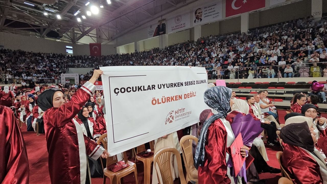 Hitit Üniversitesi'nde Mezuniyet Töreni Coşkusu