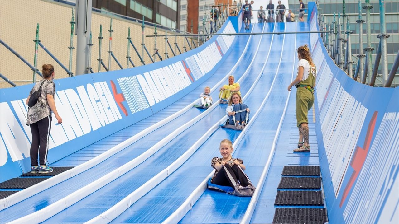 Hollanda'da Onuncu 'Açık Çatı Günleri' Etkinliği Gerçekleştirildi