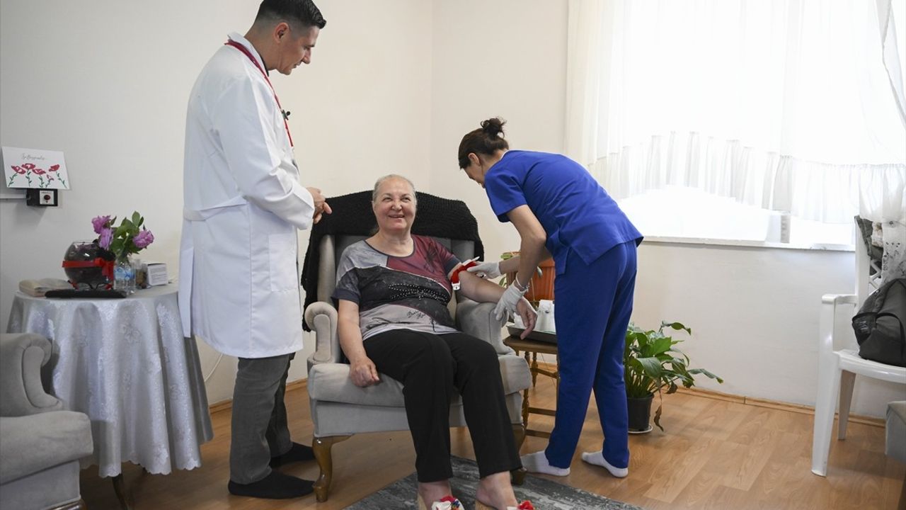 Huzurevi Sakinlerine Yerinde Sağlık Hizmeti Sunuldu