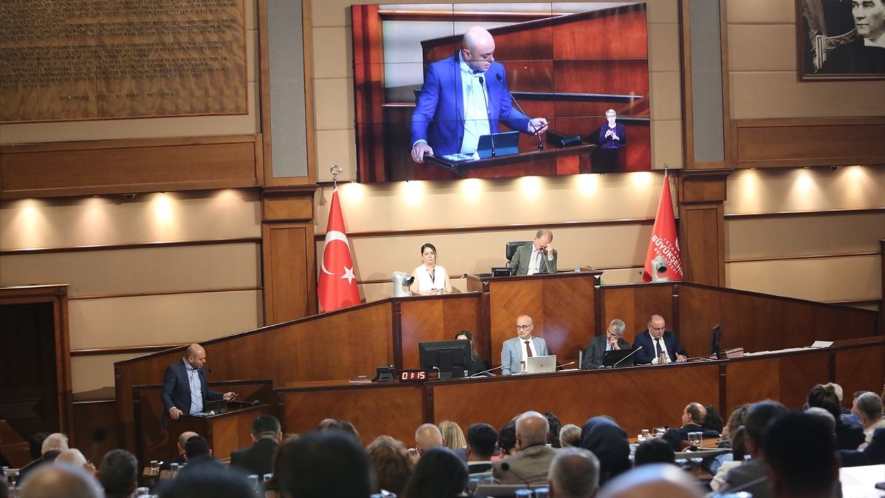 İBB Kreş Ücretlerine Yüzde 100 Zam: Aylık Ücret 2.500 Liradan 5.000 Liraya Yükseldi