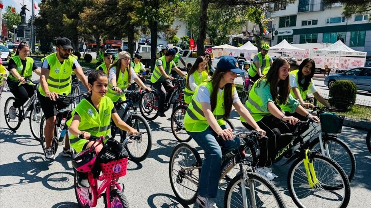 İç Anadolu'da 12. Yeşilay Bisiklet Turu Düzenlendi