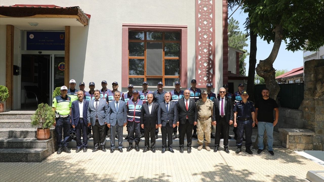 İçişleri Bakan Yardımcısı Aktaş, Elazığ'da Bayram Ziyareti Gerçekleştirdi