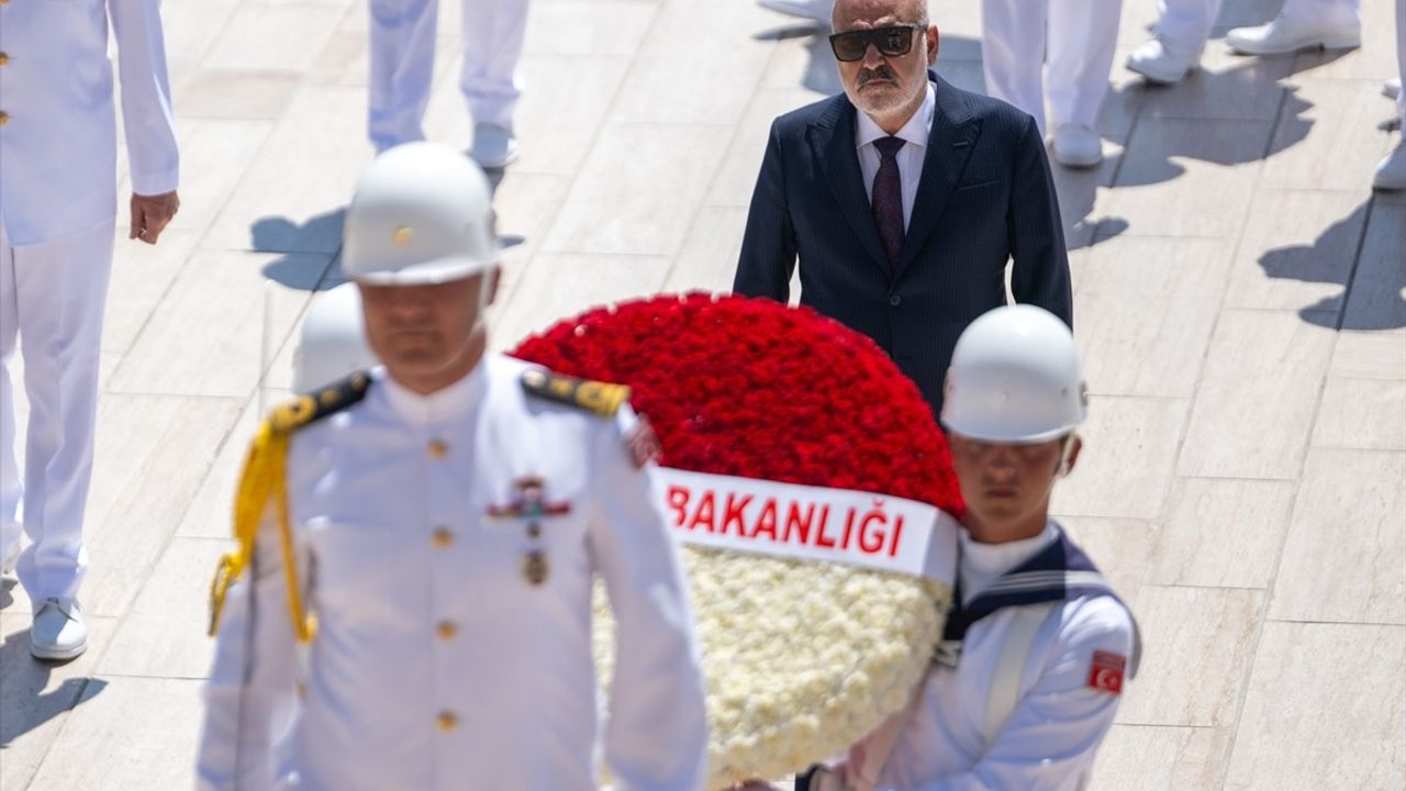 İçişleri Bakan Yardımcısı Mehmet Sağlam Anıtkabir'i Ziyaret Etti