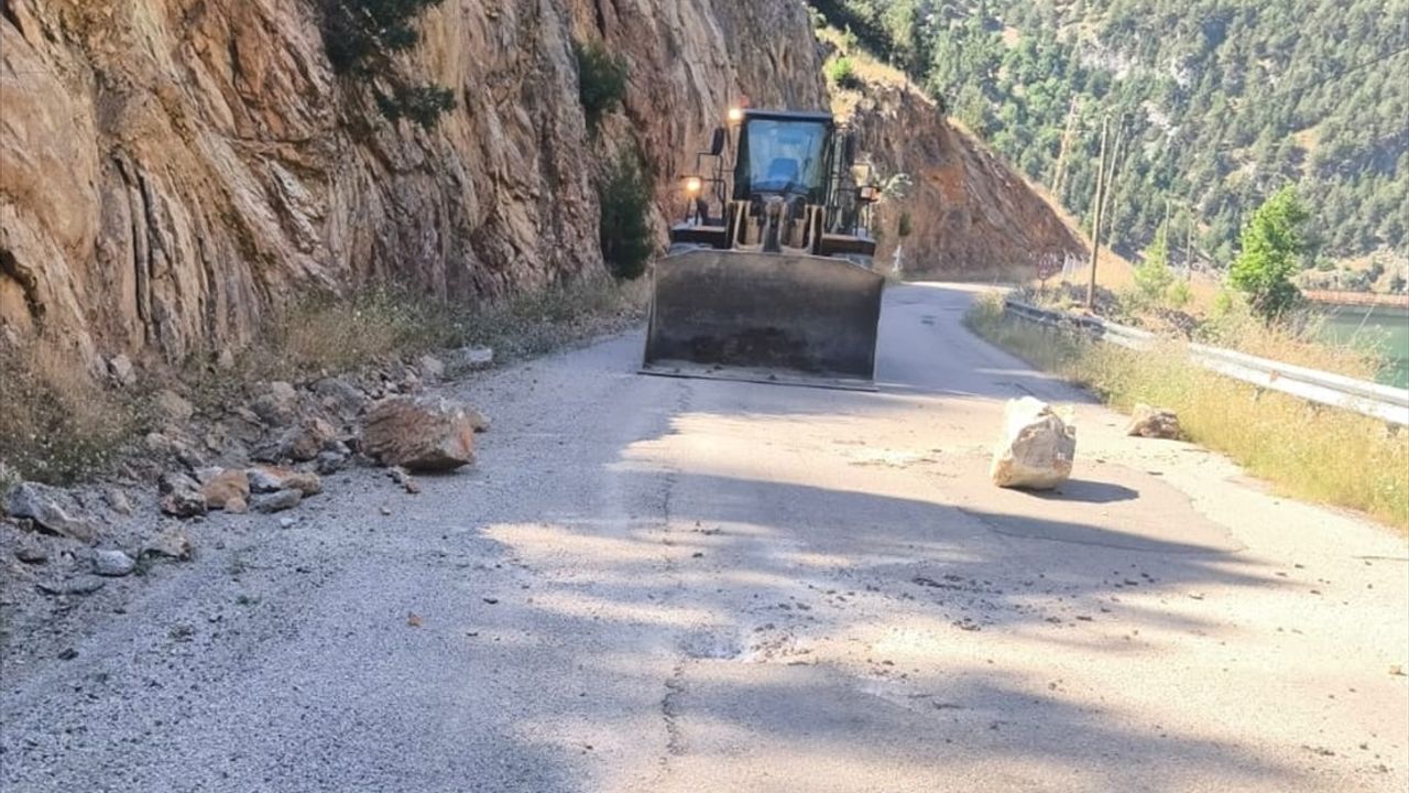 İçişleri Bakanı Yerlikaya Adana'daki Depreme İlişkin Bilgi Verdi