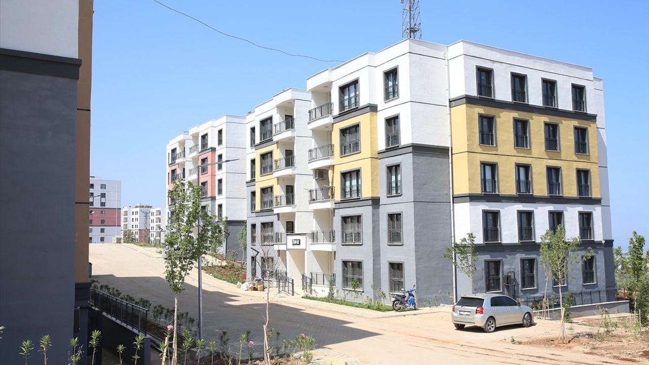 İskenderun'da Depremzedeler Kurban Bayramı'nı Yeni Konutlarında Geçiriyor