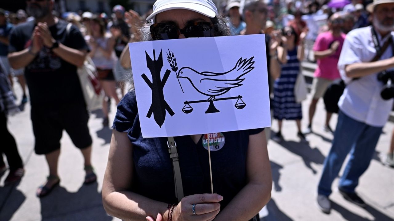 İspanya'da 125 Kentte Filistin'e Destek Gösterileri Düzenlendi