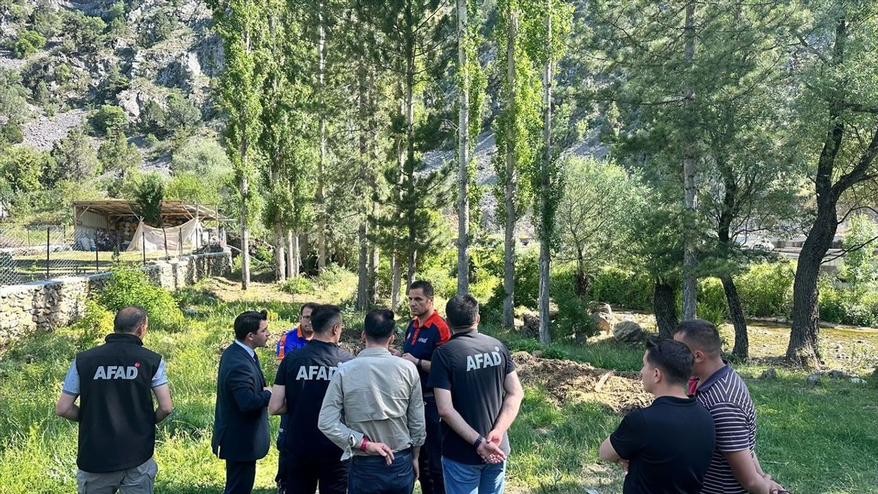 Isparta'da Kayalıklardan Düşen Emekli Polis Memuru Hayatını Kaybetti