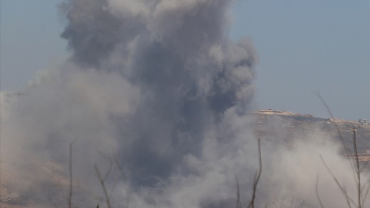 İsrail Savaş Uçakları, Lübnan'ın Nabatiye Kırsalına Hava Saldırısı Düzenledi