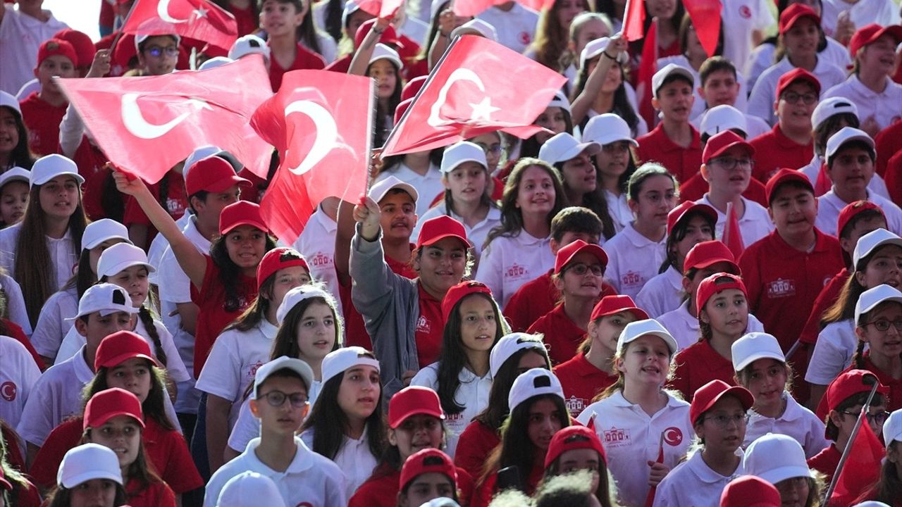 İstanbul'da 'Enstrümansız Okul Kalmasın' Şenliği Gerçekleşti