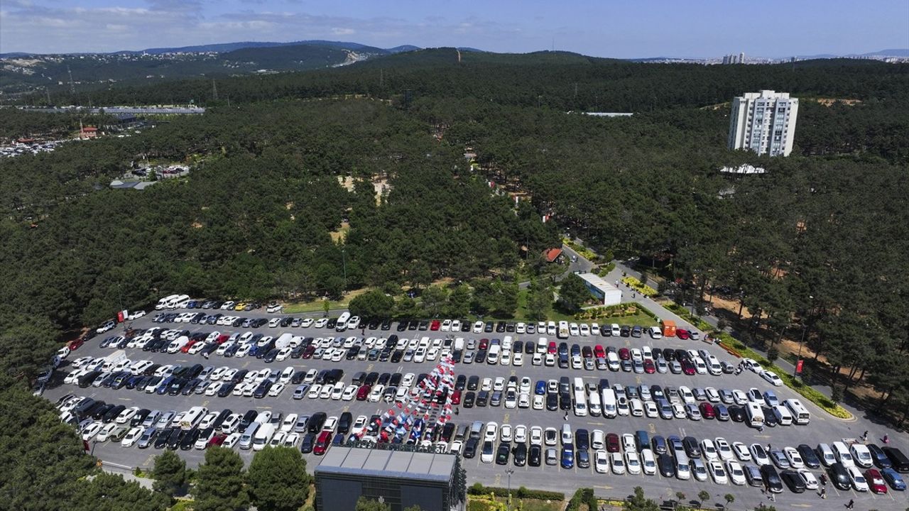 İstanbul'da Kurban Bayramı'nda Vatandaşlar Sahil ve Parklarda Zaman Geçirdi