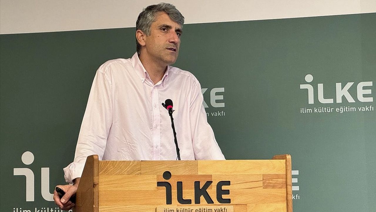 İstanbul'da 'Nüfus ve Aile' Semineri: Toplumsal Dönüşüm Ele Alındı