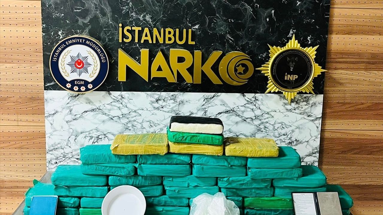 İstanbul'da Uyuşturucu Operasyonunda 25 Şüpheli Tutuklandı